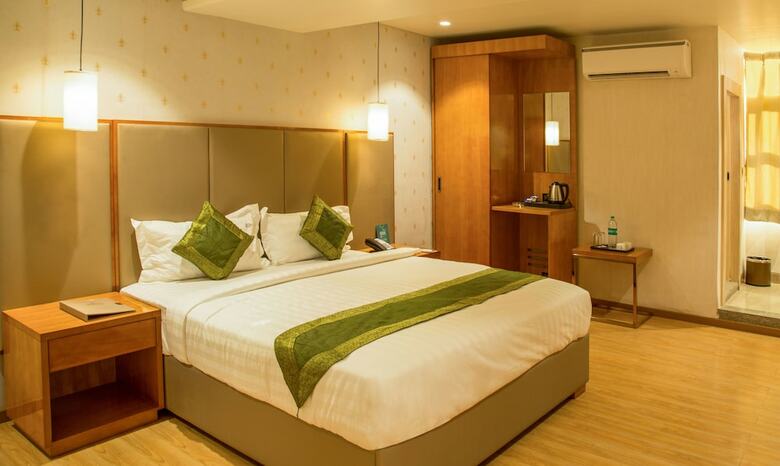 Hotel Treebo Reva Regency