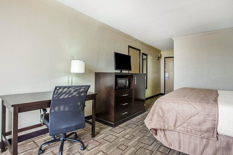 Clarion Hotel