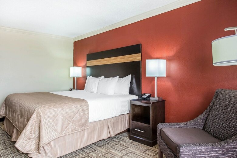 Clarion Hotel