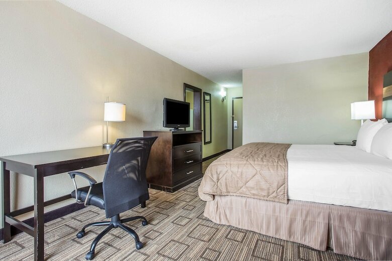Clarion Hotel