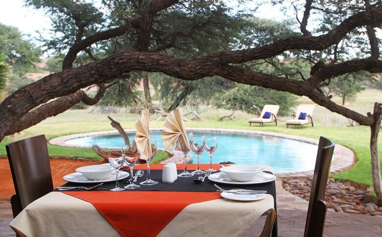 Posada Camelthorn Kalahari Lodge