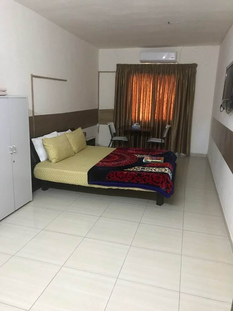 Apartamentos Al Qatal Building
