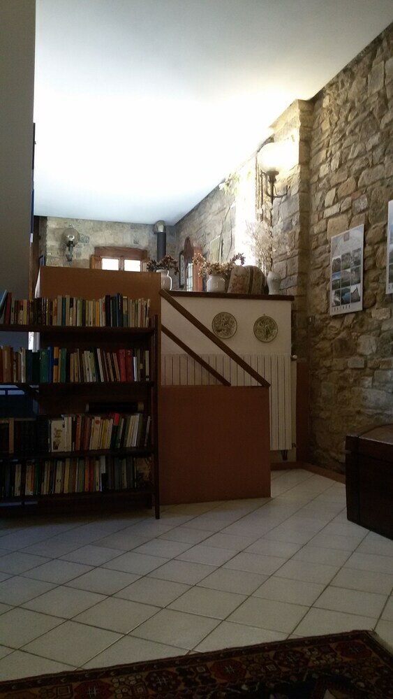 Madonna Del Poggio