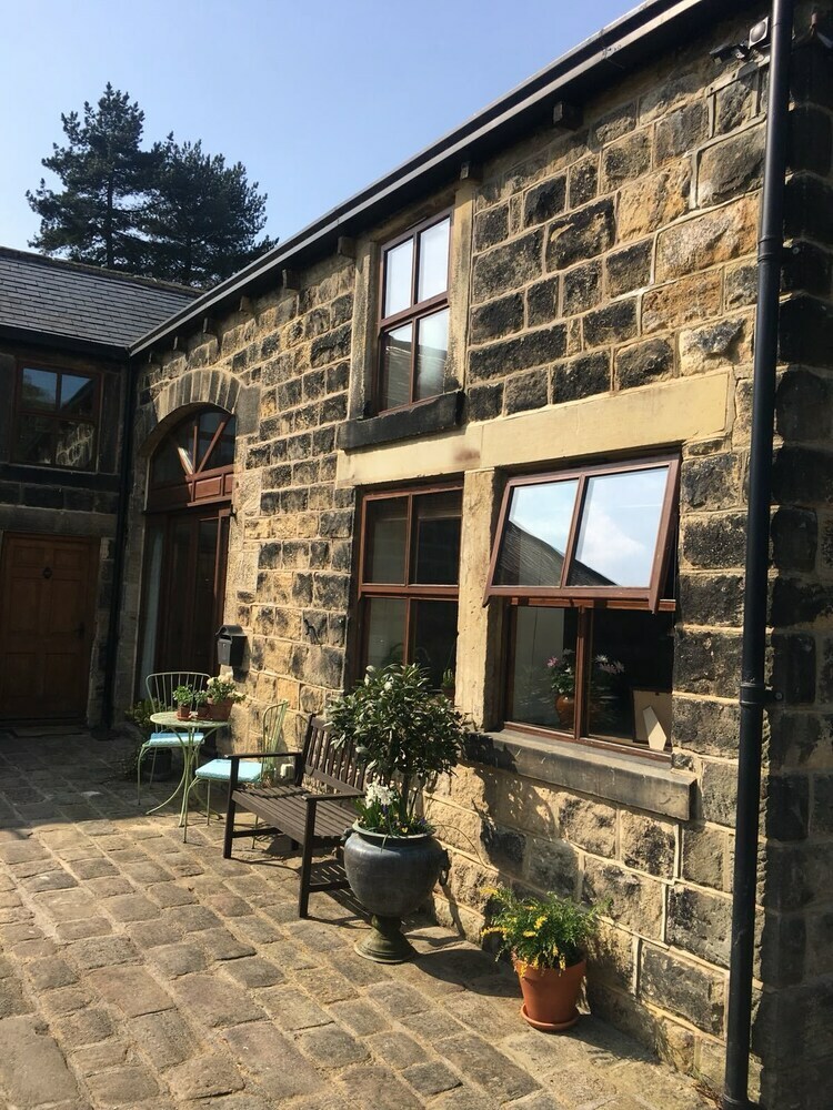 Otley Chevin B&B With Dining