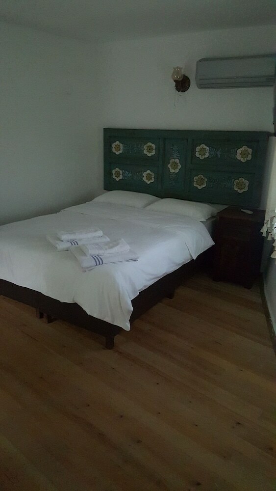 Hotel Madam Eleni