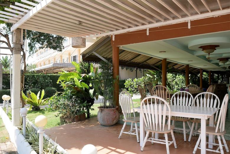Hotel Lannathong Resort