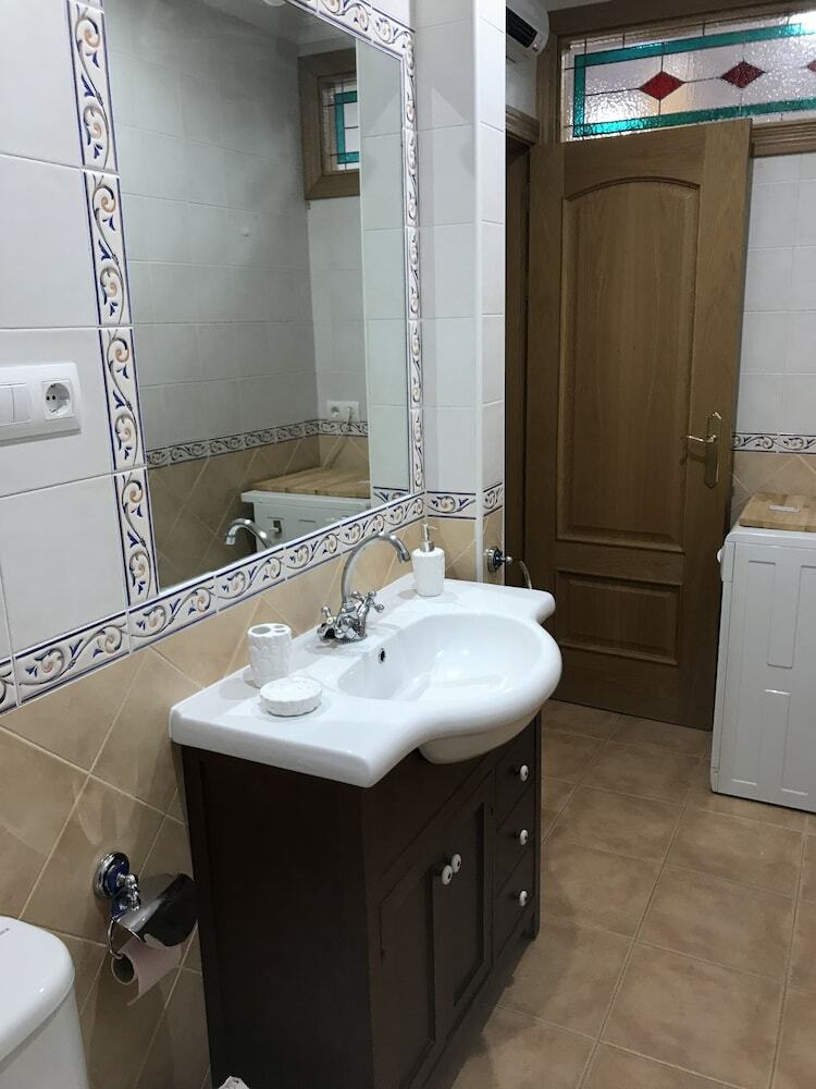 Apartamentos Antequeruela Tourists Home