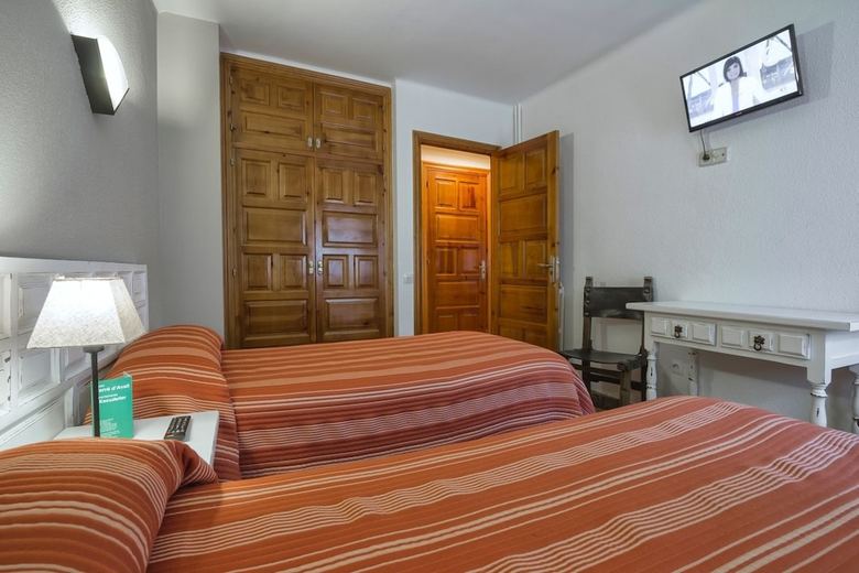 Hotel Farr� D'avall