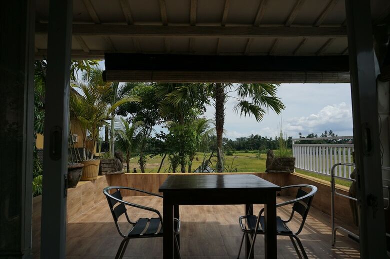 Bed & Breakfast Kubu Sari House