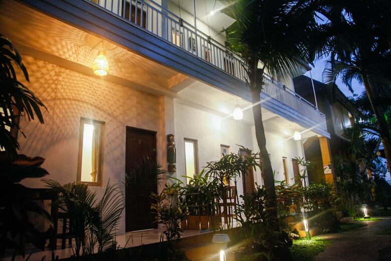 Bed & Breakfast Kubu Sari House