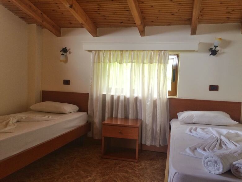 Paradise Lukova Hotel