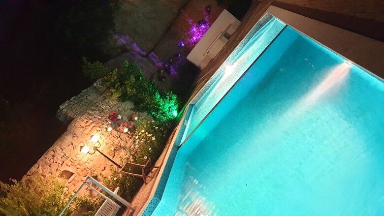 Paradise Lukova Hotel