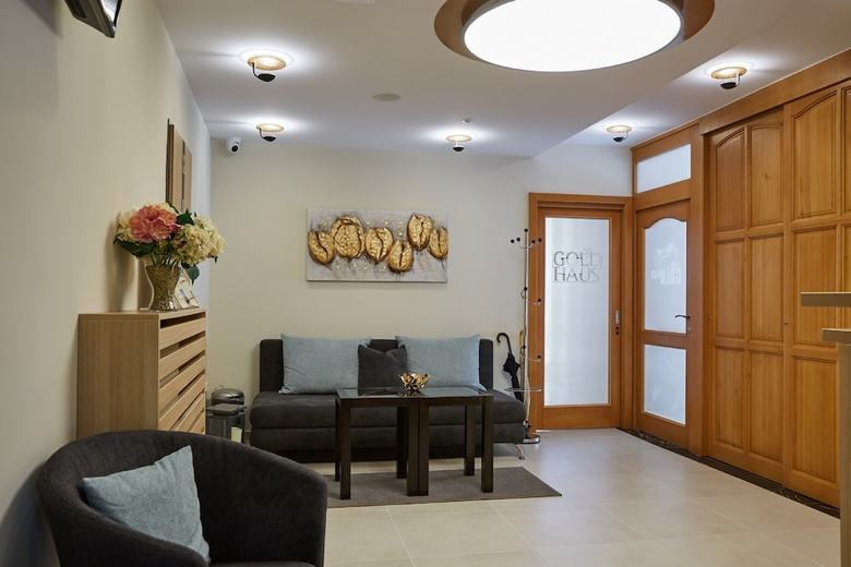 Pension Gold Haus Panzi�