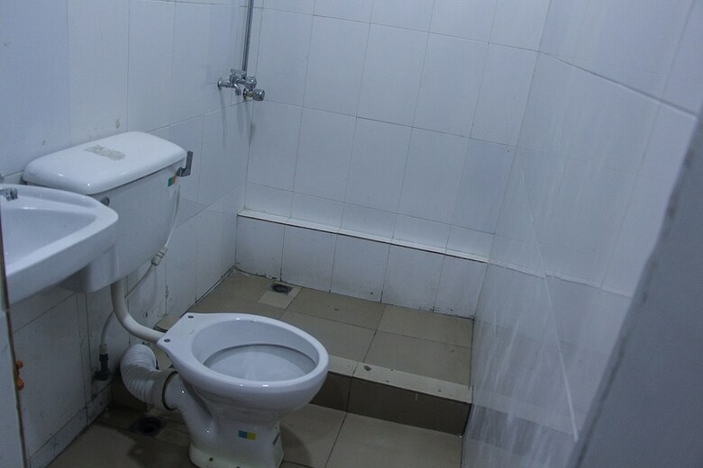 Hotel New Travellers Lodge & Suite