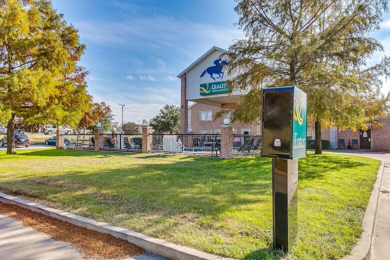 Hotel Quality Inn & Suites