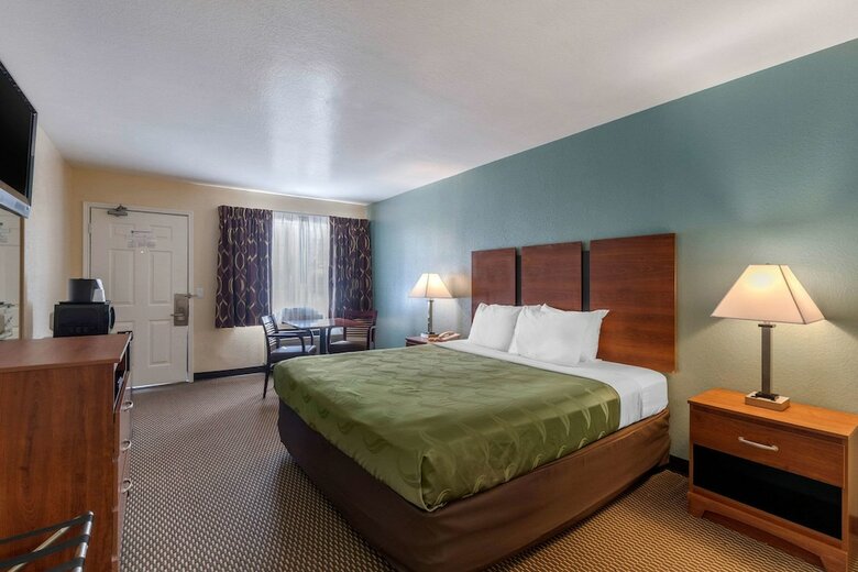 Hotel Quality Inn & Suites
