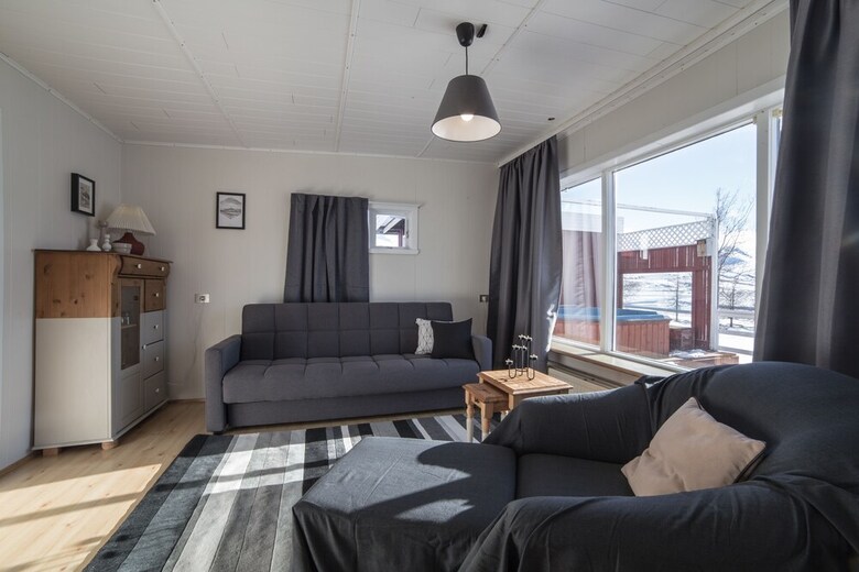 H�f�i Cottages