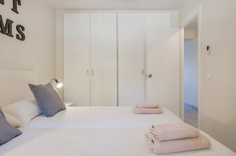 Eden Roc Beachfront Apartments