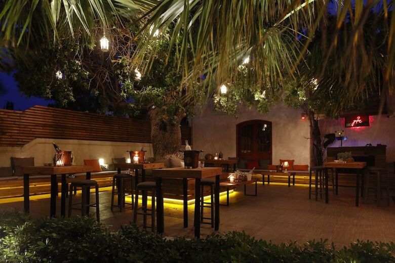 Galen Hotel & Beach