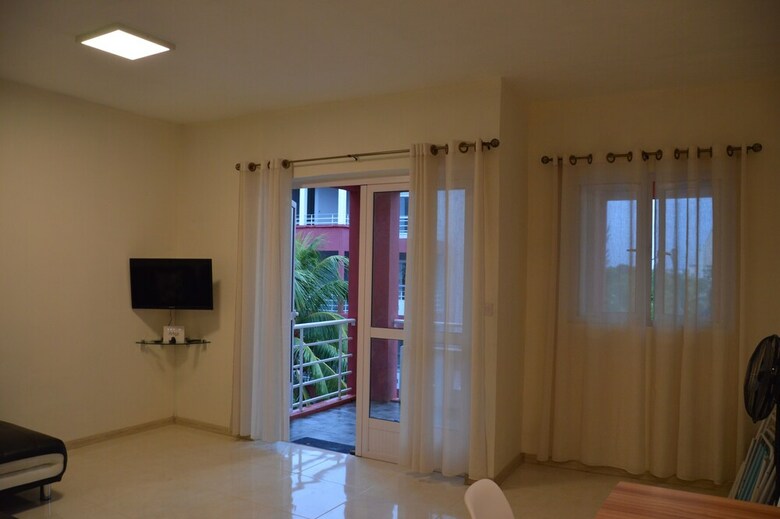 Az New Pereybere Beach Apartment