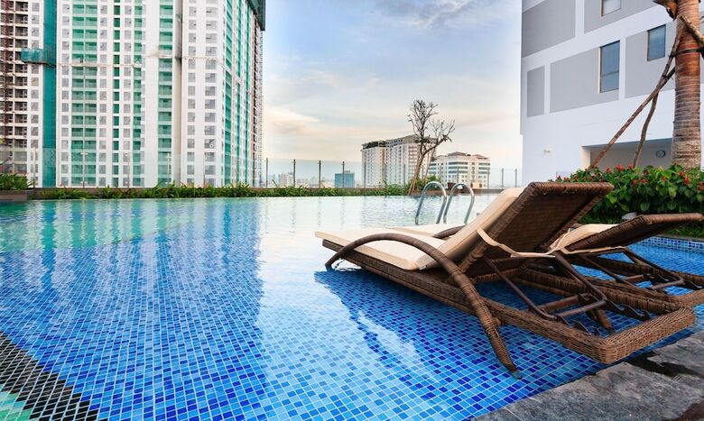Rivergate Apartment