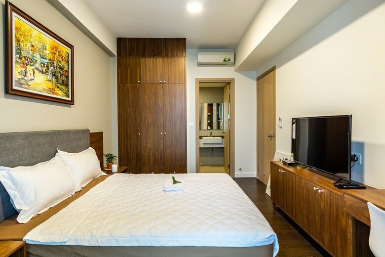 Rivergate Apartment