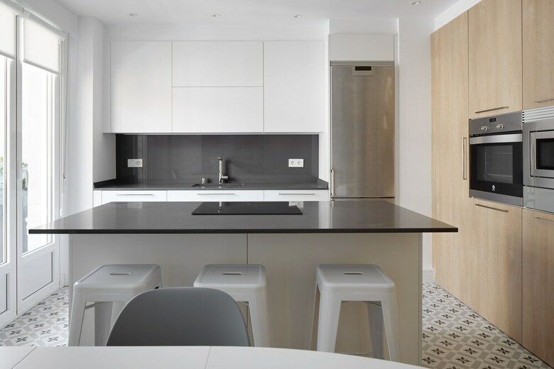 Larroka Apartment By Feelfree Rentals