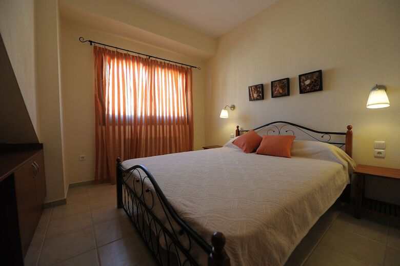 Apartamentos Xenonas Liogerma