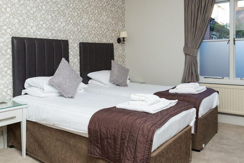 Dog & Bear Hotel