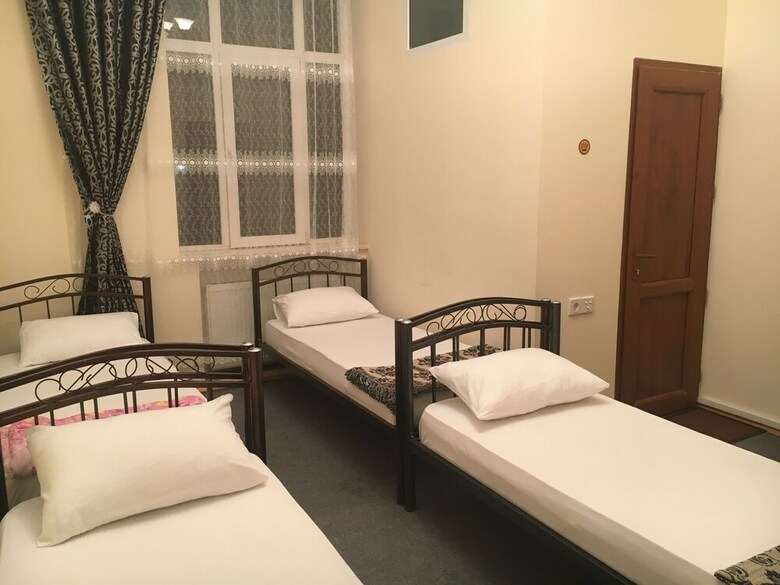 Hostal Badamdar Hotel