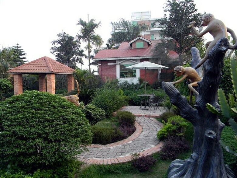 Hotel Shaira Garden Resorts