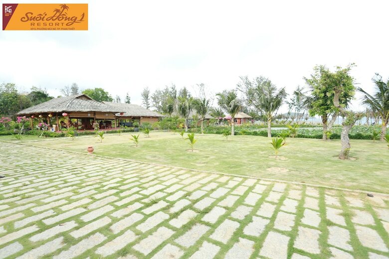 Hotel Suoi Hong Resort