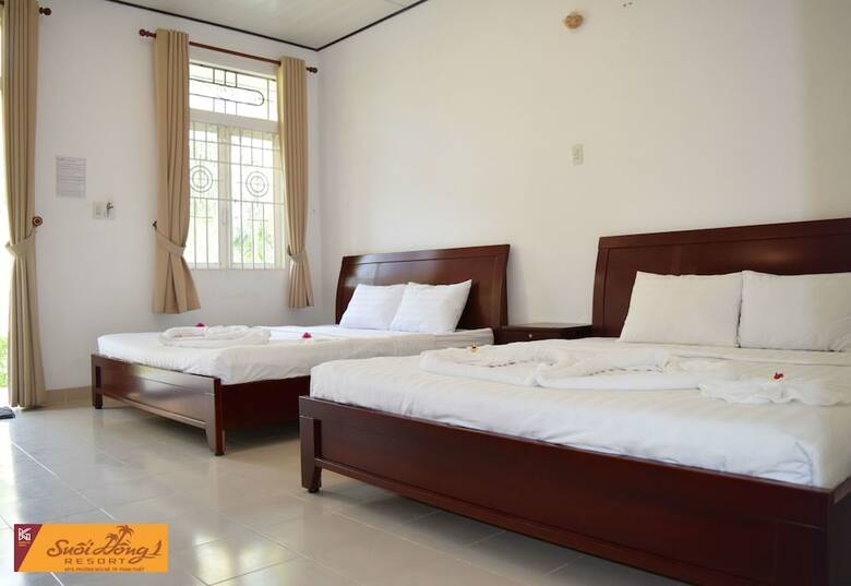 Hotel Suoi Hong Resort