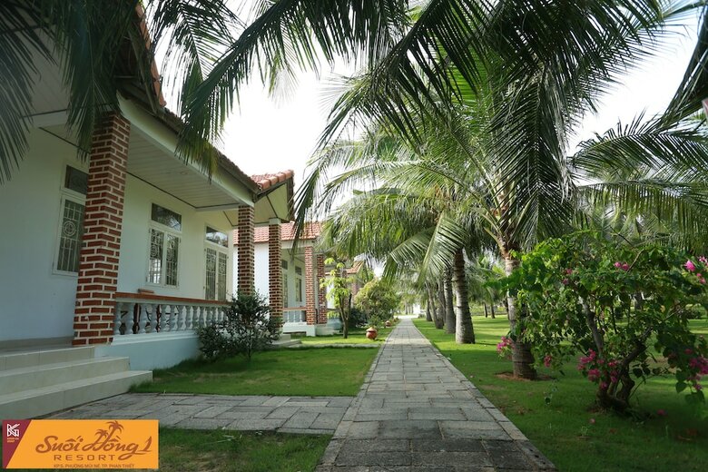 Hotel Suoi Hong Resort