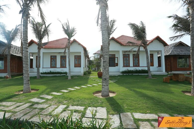 Hotel Suoi Hong Resort
