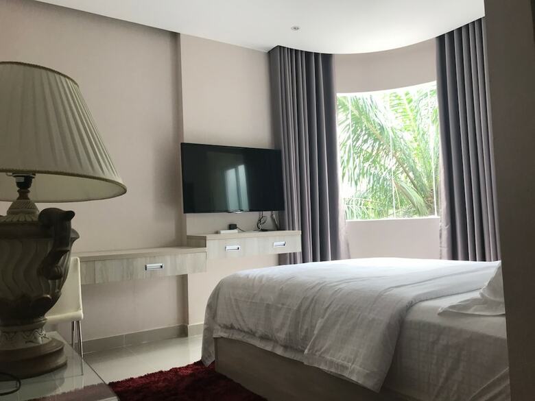 Paiza Residences & Hotel