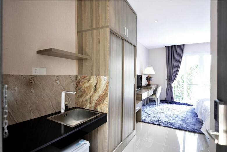 Paiza Residences & Hotel