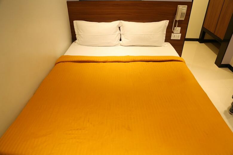 Hotel Madni Royale