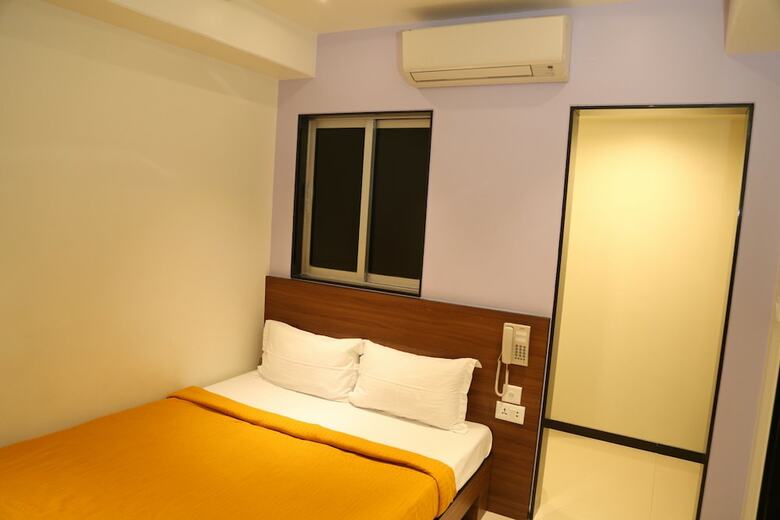 Hotel Madni Royale