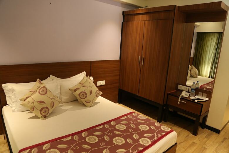 Hotel Madni Royale