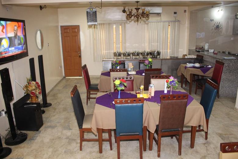 Hotel Grace Garden Apartments