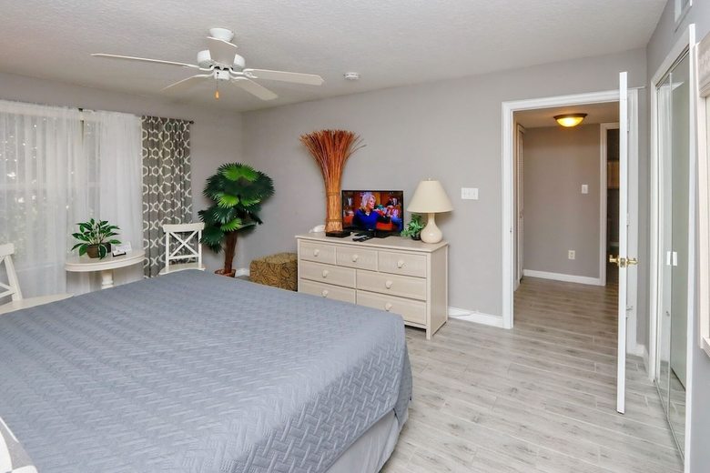 Near Disney: Mickeys Poolside Get Away Private Home