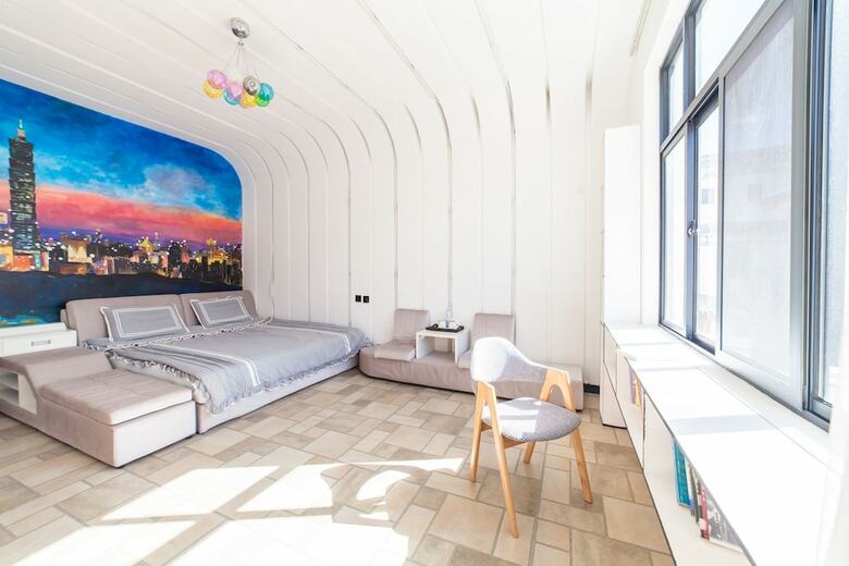 Hotel Dali Love In Clouds Theme Art House