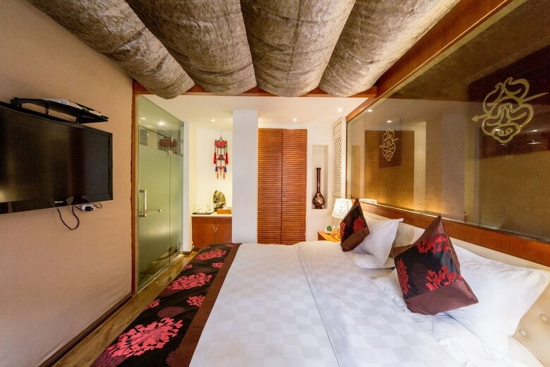 Lijiang Bairui Vacation Hotel