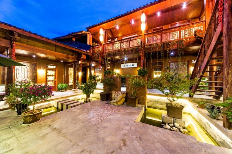 Lijiang Bairui Vacation Hotel