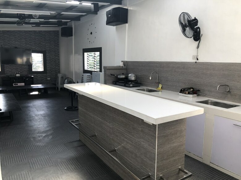Hostal Ervoruto Hostel Makati