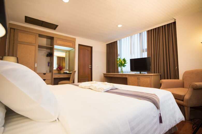 Grand Tower Inn Rama VI Hotel