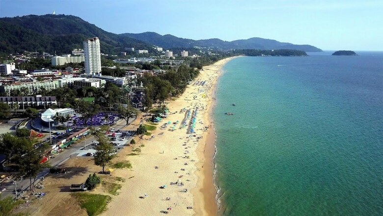 Harrys Steakhouse & Beach Hotel