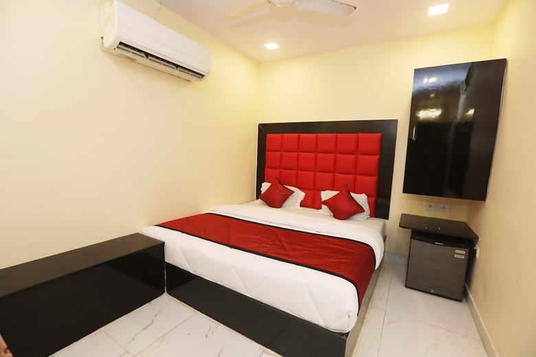 Hotel Janata