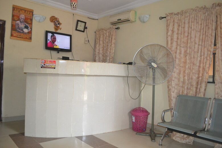 Kings Crown Hotel